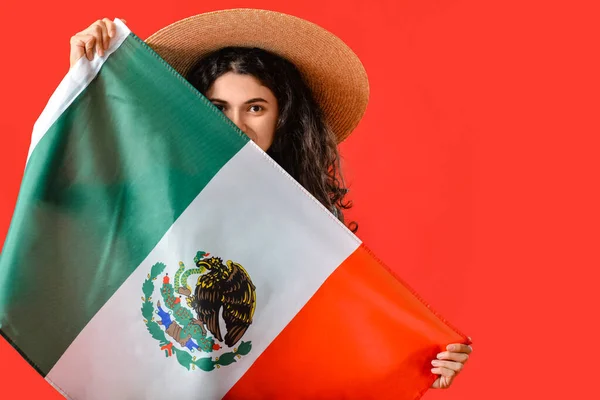 Jovem Mulher Bonita Com Bandeira Mexicana Fundo Cor — Fotografia de Stock