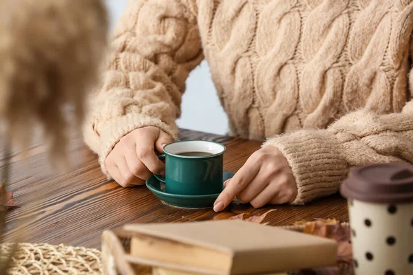 Woman Drinking Coffee Home — Stock Photo, Image