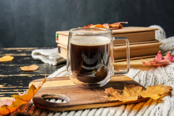 Hermosa Composición Otoñal Con Taza Café Libros Sobre Fondo Madera — Foto de Stock