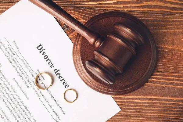 Judge Gavel Rings Divorce Decree Wooden Background — Stock Photo, Image