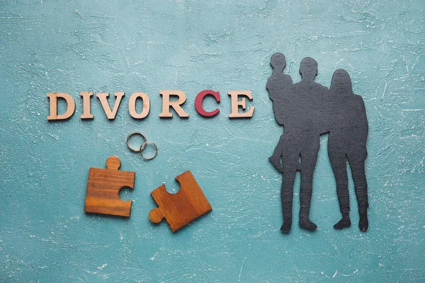 颜色背景上带有单词Divorce的构图 — 图库照片