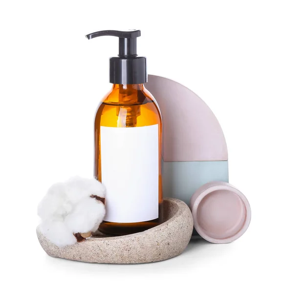 Composition Bottle Natural Shampoo Cotton Flower White Background — Stock Photo, Image