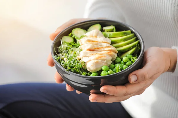 Woman Holding Bowl Tasty Salad Fresh Vegetables Chicken Closeup — Stock Photo, Image