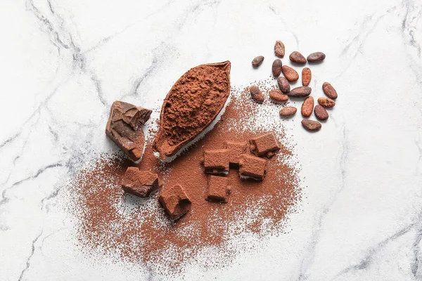 Фасоль Шоколад Какао Порошок Светлом Фоне — стоковое фото