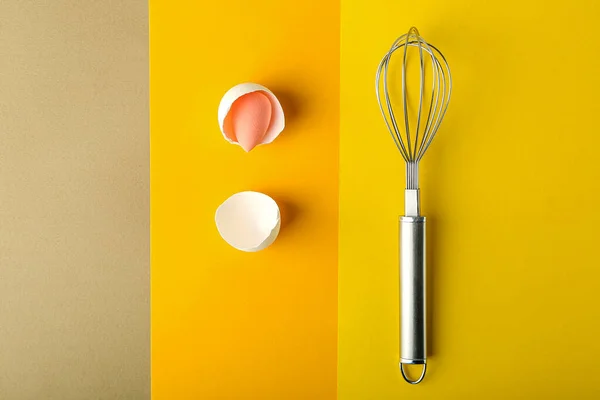 Creative Composition Makeup Sponge Whisk Color Background — Stock Photo, Image