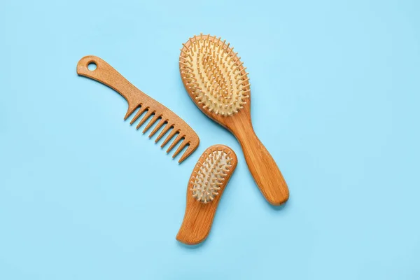 Wooden Comb Brushes Color Background — Stock Photo, Image