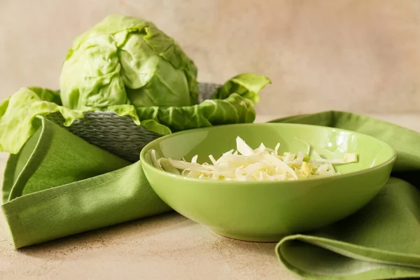 Plate Fresh Cut Cabbage Color Background — Stock Photo, Image