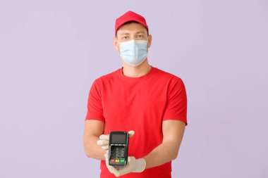 Ödeme terminali renk arkaplanı olan kurye