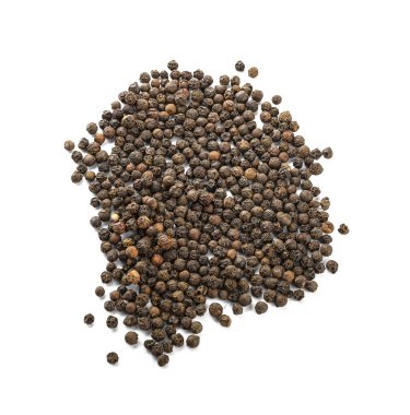 Beyaz arka planda bir yığın biber.