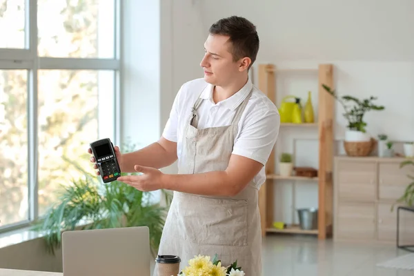 Seller Payment Terminal Flower Shop — Stock Photo, Image