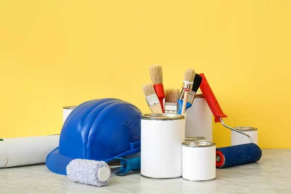 Cans Paints Tools Table Color Wall Closeup — Stock Photo, Image