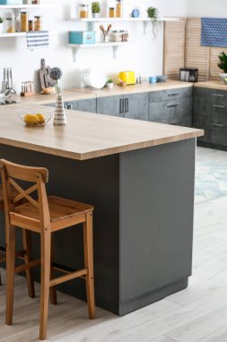 Modern konforlu mutfağın içi