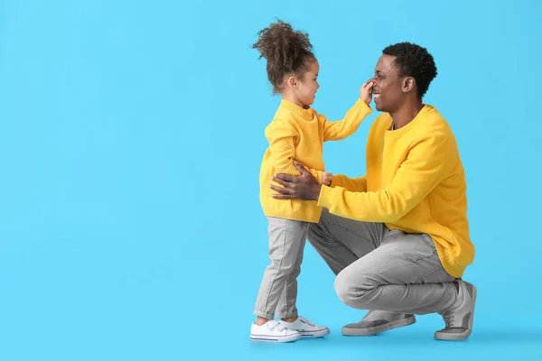 Portrait Happy African American Father His Little Daughter Color Background — Stock Photo, Image