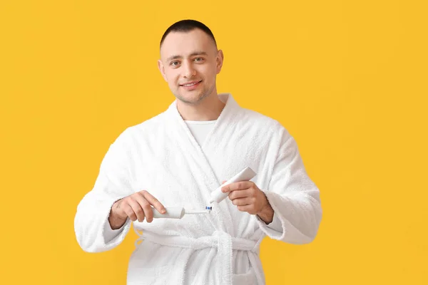 Man Brushing Teeth Color Background — Stock Photo, Image