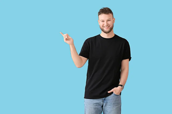 Handsome Man Pointing Something Color Background — Stock Photo, Image