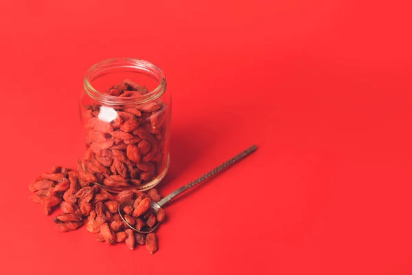 Jar Spoon Dried Goji Berries Color Background — Stock Photo, Image