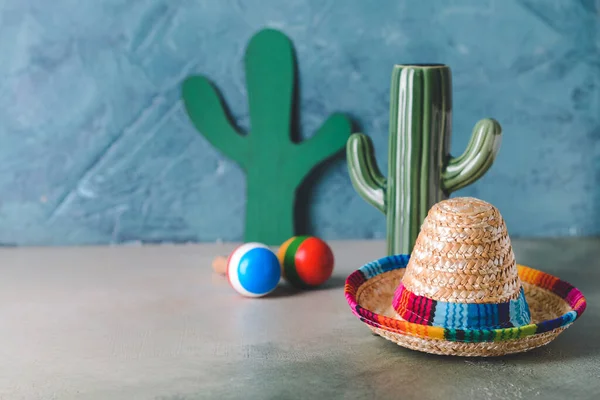 Kaktus Maracas Och Sombrero Hatt Färg Bakgrund — Stockfoto