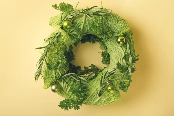 圣诞花环 由新鲜蔬菜制成 色彩艳丽 — 图库照片