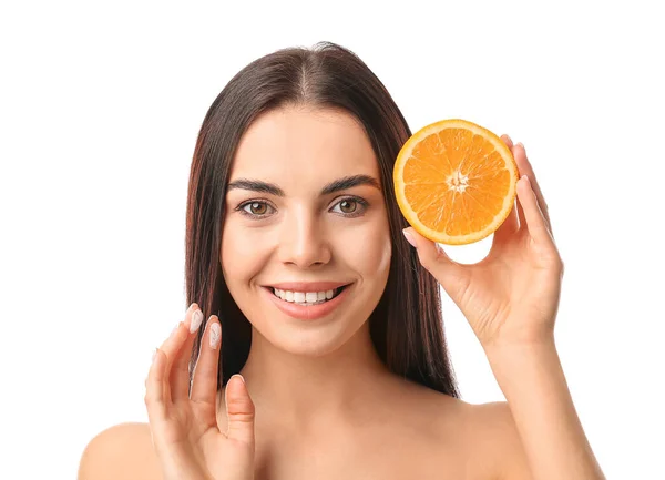 Hermosa Mujer Con Crema Naranja Facial Sobre Fondo Blanco — Foto de Stock