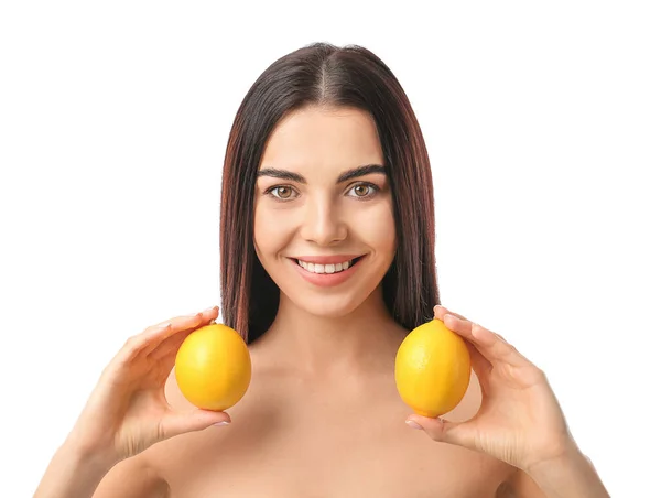 Schöne Junge Frau Mit Zitronen Auf Weißem Hintergrund — Stockfoto