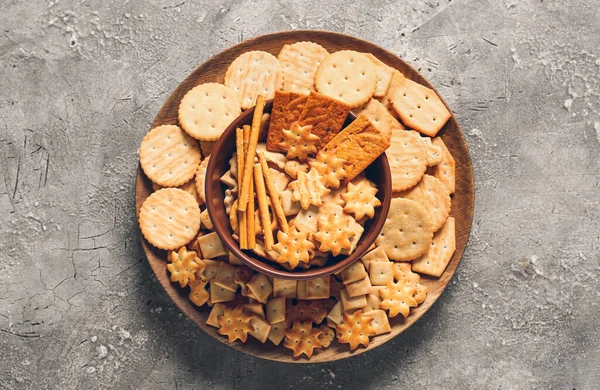 Bowl Tasty Different Crackers Grey Background — Stock Photo, Image