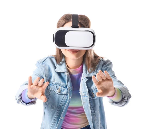 Junge Frau Mit Virtual Reality Brille Auf Weißem Hintergrund — Stockfoto