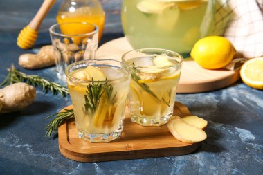 Renkli limonata bardakları