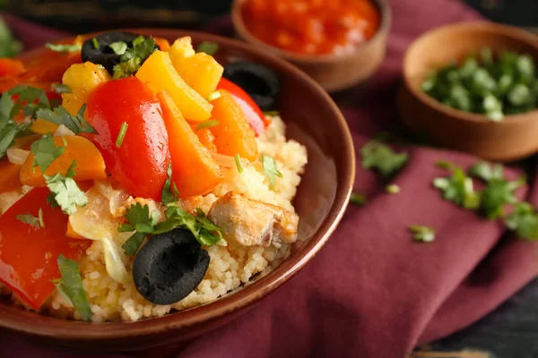 Cuenco Con Cuscús Verduras Servilleta — Foto de Stock