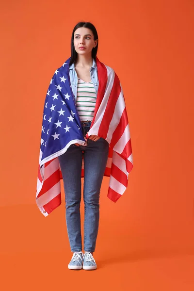 Молода Жінка Американським Прапором Кольоровому Тлі Свято Спомину — стокове фото