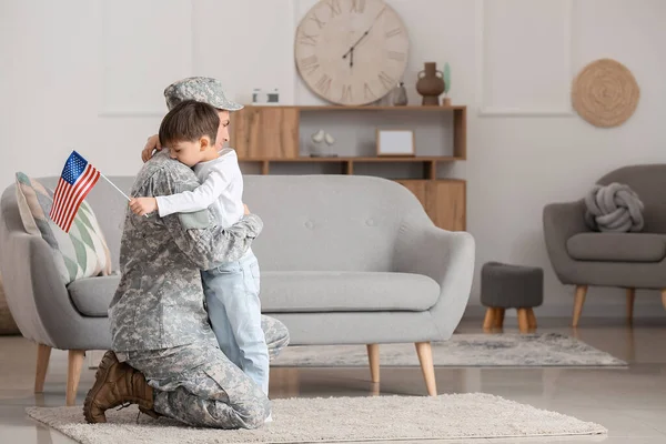 Soldier His Little Son Hugging Home Memorial Day Celebration — Stock Photo, Image