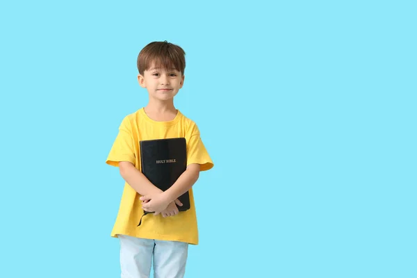 Little Boy Bible Color Background — Stock Photo, Image