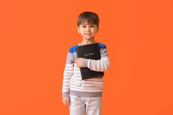 Little Boy Bible Color Background — Stock Photo, Image