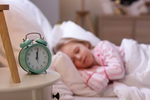 Alarm Clock Table Little Girl Bedroom — Stock Photo, Image