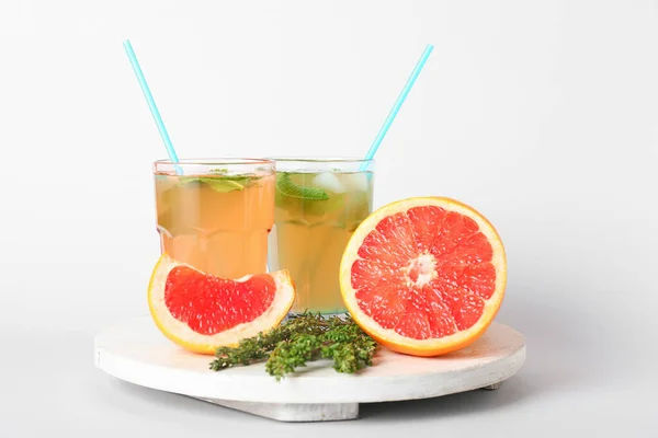 Gläser Leckere Grapefruit Limonade Auf Weißem Hintergrund — Stockfoto