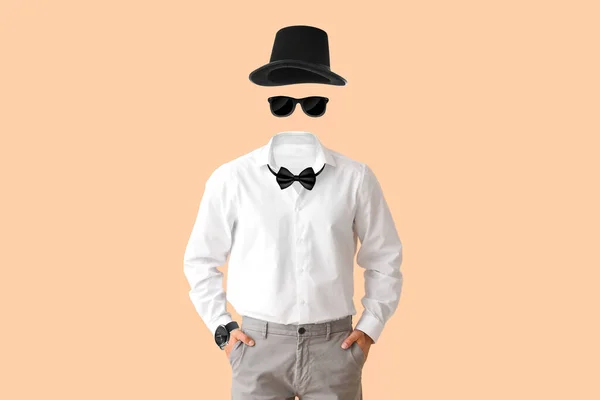 Homem Invisível Com Roupas Elegantes Acessórios Fundo Cor — Fotografia de Stock