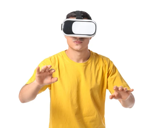 Junger Mann Mit Virtual Reality Brille Auf Weißem Hintergrund — Stockfoto