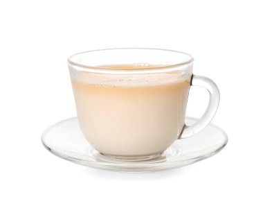 Beyaz arka planda sıcak çikolatalı fincan