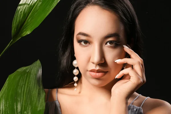 Beautiful Asian Woman Tropical Leaves Dark Background — Stock Photo, Image