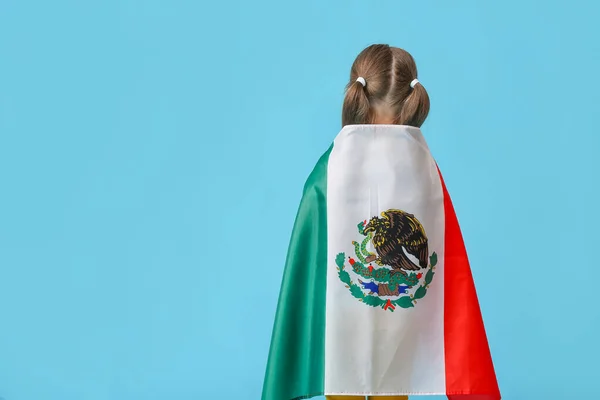 Маленькая Девочка Флагом Мексики Цветном Фоне Вид Сзади — стоковое фото