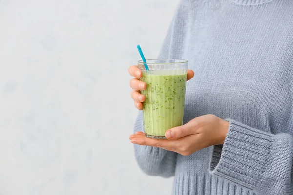 Woman Glass Fruit Smoothie Light Background — Stock Photo, Image