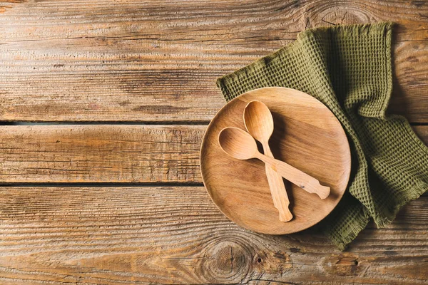 Plate Spoons Stylish Napkin Wooden Background — Stock Photo, Image