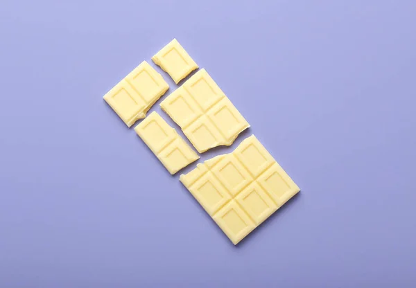 Sabroso Chocolate Blanco Sobre Fondo Color — Foto de Stock