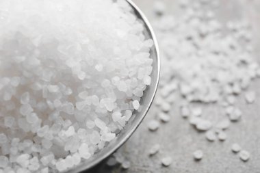 Masada tuzlu kase, yakın plan.