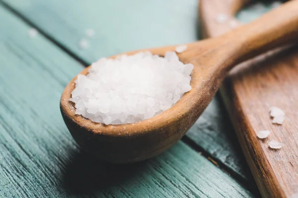 Spoon Salt Color Wooden Background — Stock Photo, Image