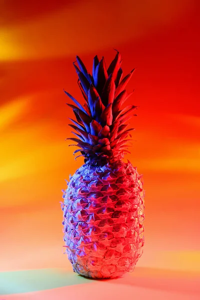 Ananas Fresco Tonico Sfondo Colore — Foto Stock