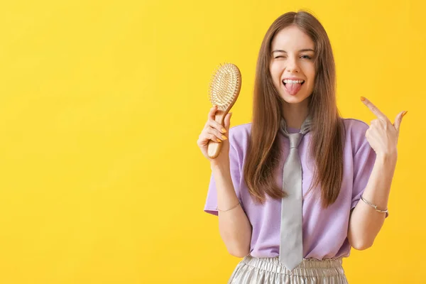 Funny Young Woman Hair Brush Color Background — Stock Photo, Image