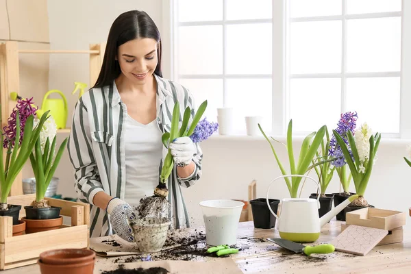 Female Gardener Taking Care Plants Home — Stock Photo, Image