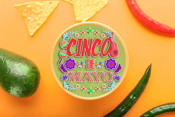 Skål Med Välsmakande Produkter Färg Bakgrund Cinco Mayo Femte Maj — Stockfoto
