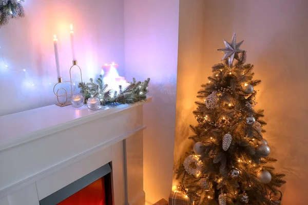 Interior Modern Room Fireplace Christmas Tree —  Fotos de Stock