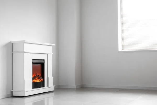 室内の近代的な暖炉 — ストック写真